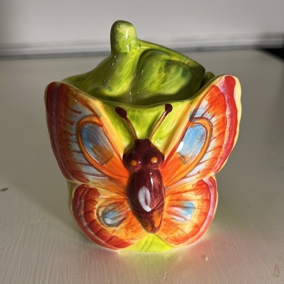 La Dolce Vita Free Flight Collection Butterfly in Cabbage - Picture 11 of 11